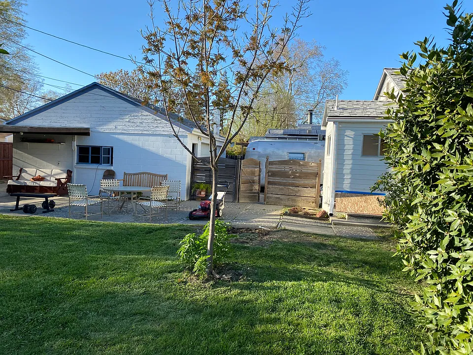 1338 Fremont St