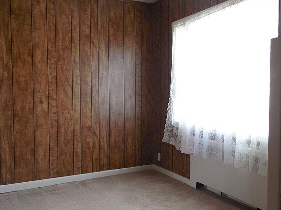 4th image of 411 W Grove St APT 2