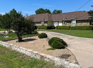 121 Hollie Dr, Red Oak, TX 75154