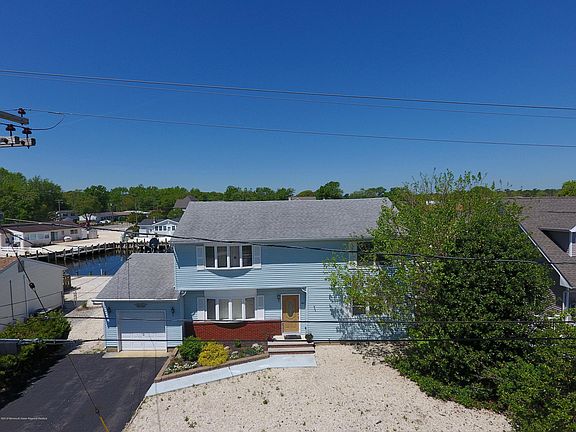 2nd image of 905 Shenandoah Dr