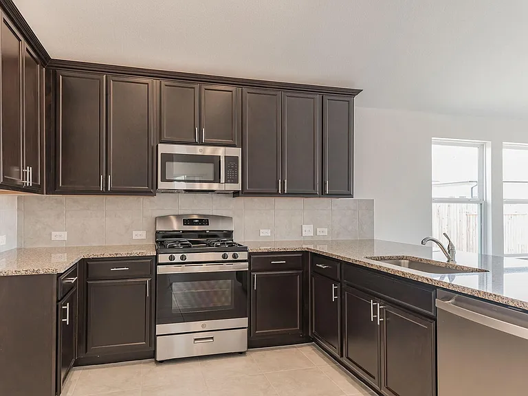 110 Watercourse Way — Photo 4