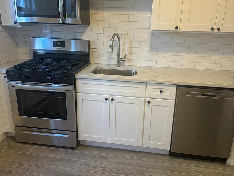 40 Temple St #3 — Photo 1