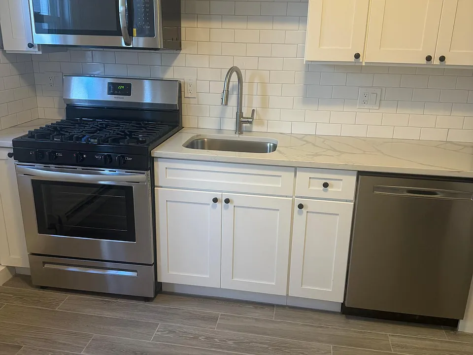 40 Temple St #3