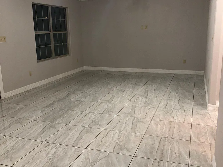 215 Burge Dr #B — Photo 4