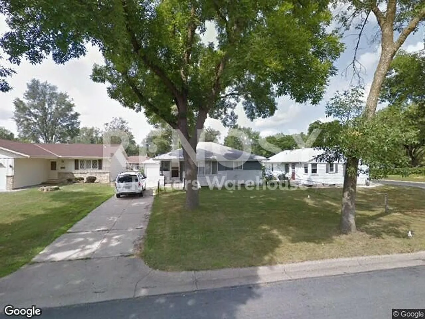 Available July 1st - 2 bed 2 bath, Single Family Home in Richfield! — Photo 2