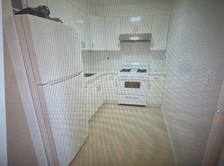 6 E New, Flushing, NY 11355