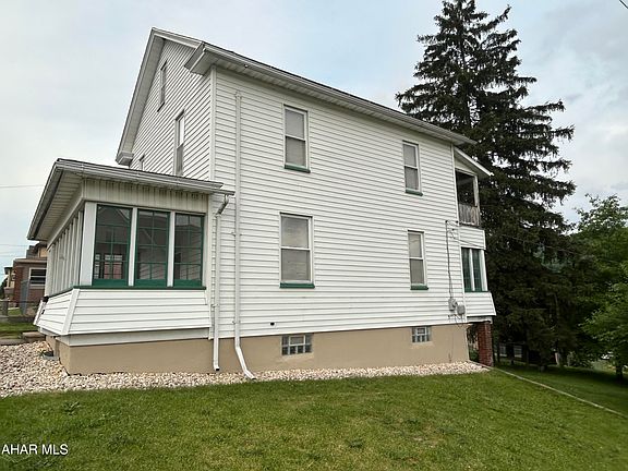 3rd image of 2200 Adams Ave