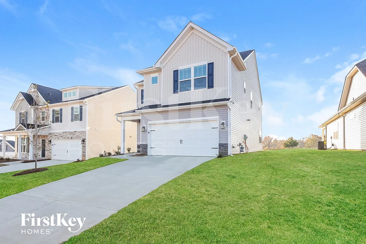 Building Photo - 703 Birchcrest Way