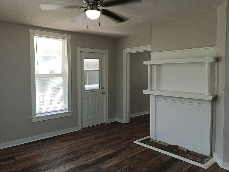 130 Mobile St — Photo 5