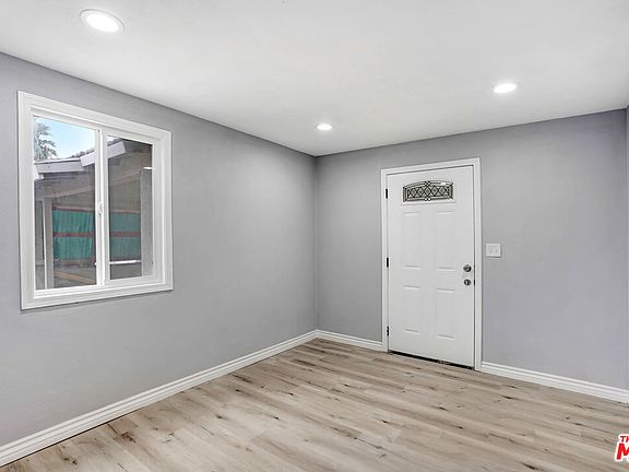 3rd image of 833 Garner Ave