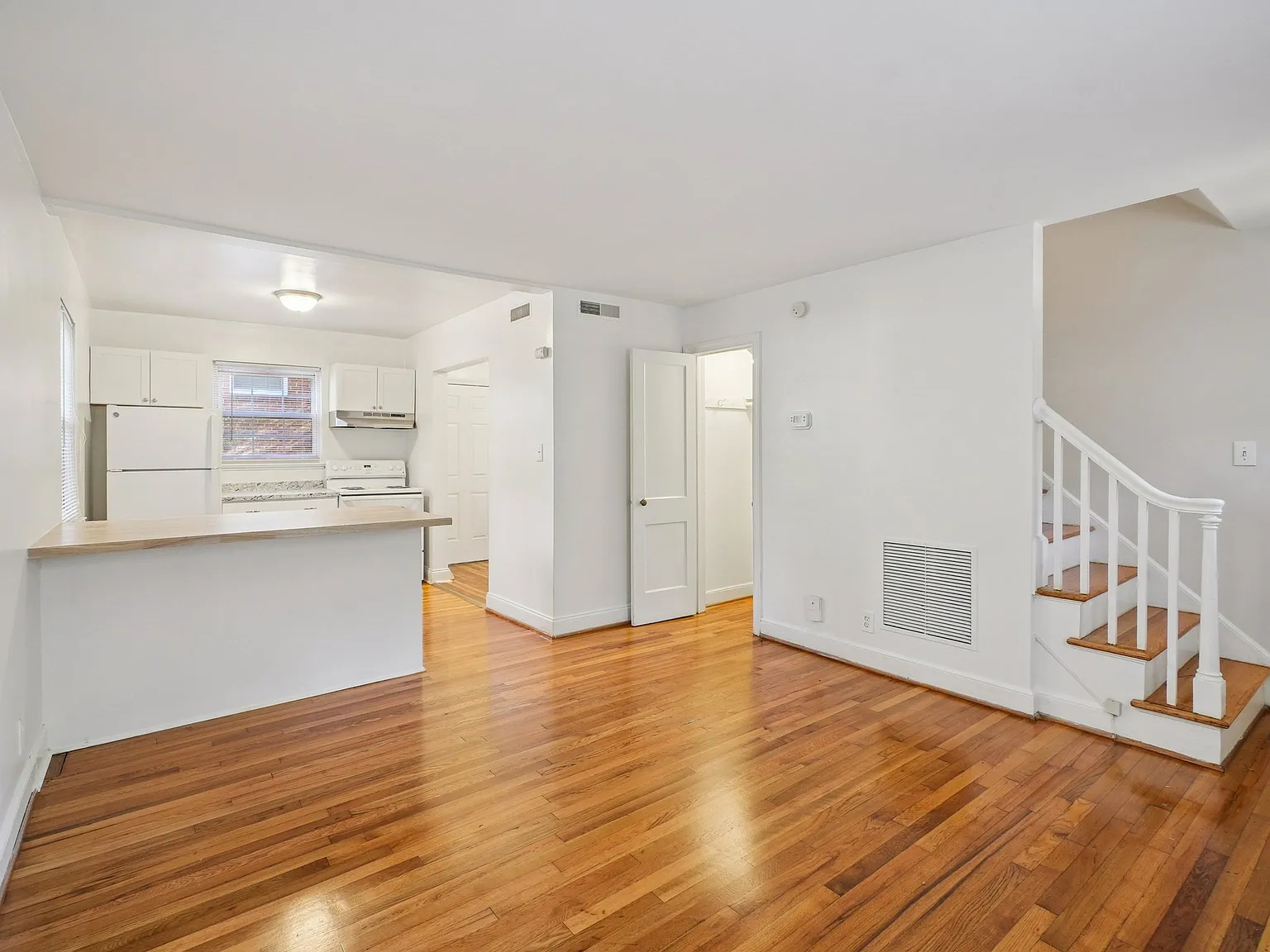 Trinity Park Apartments — Photo 4