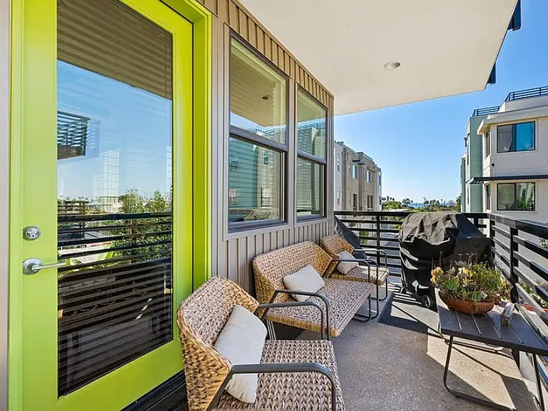 1562 Vista Del Mar Way #1 — Photo 14