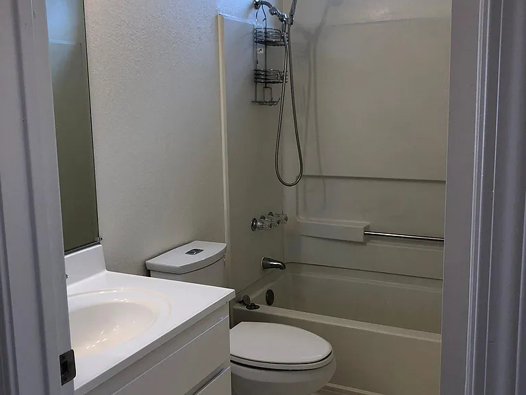 1159 La Rochelle Ter — Photo 3
