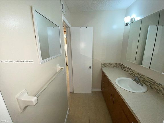 20230327230837894490000000-o