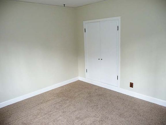 4th image of 306 Stevens Ave