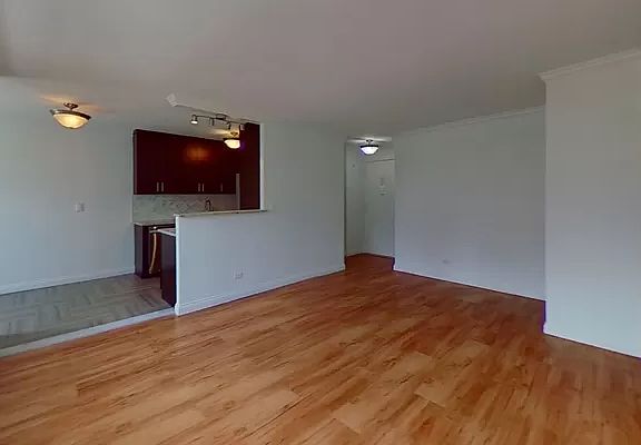 4th image of 747 10th Ave APT 13D