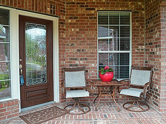 3rd image of 25612 Southwood Oaks Ct