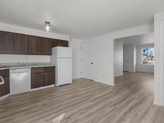 5th image of 1036 Brookwood Dr #A