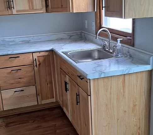 3rd image of 2415 Royal Dr