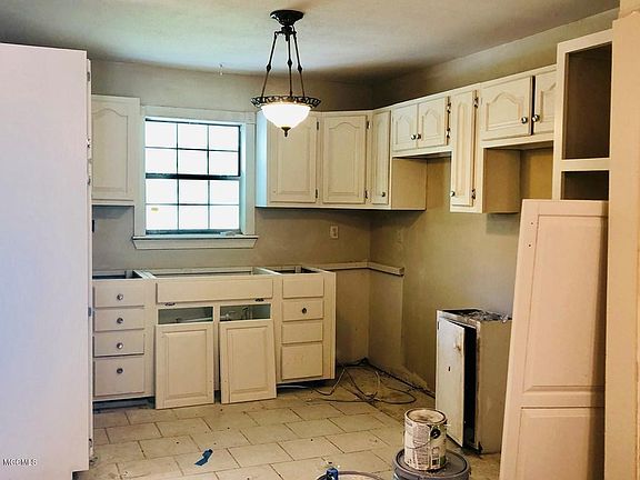 3rd image of 25 Dusty Rose Ln