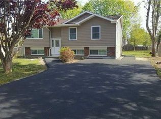 24 Nostrand Ave, Brentwood, NY 11717