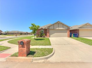 12501 Heritage Oaks Dr, Oklahoma City, OK 73120