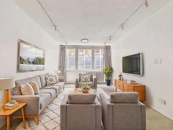 130 Water St APT 3C, New York, NY 10005