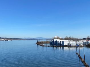 116 N Hayden Bay Dr, Portland, OR