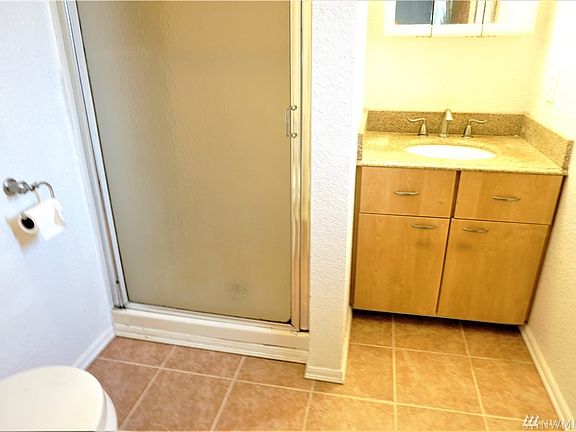 4th image of 18728 18th Ave NE
