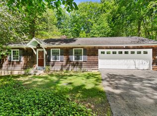 18 Nancys Ln, Pound Ridge, NY 10576