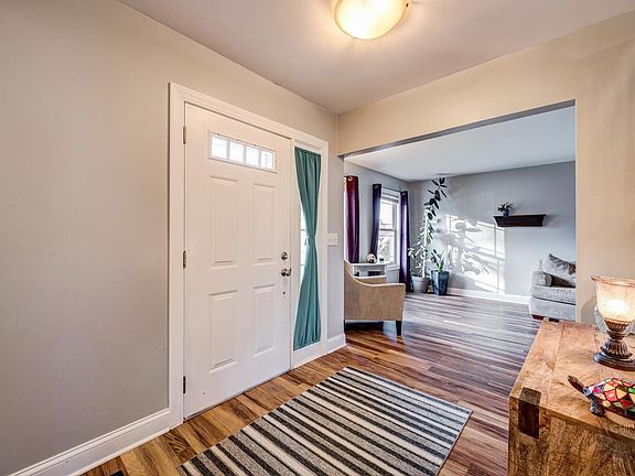 4th image of 204 Green Mountain Dr