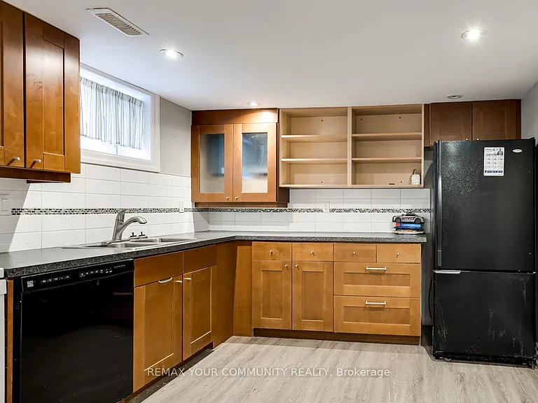 240 Markham Rd #LOWER LEVEL — Photo 6