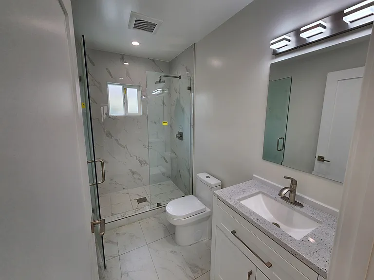 528 Amherst Dr — Photo 19