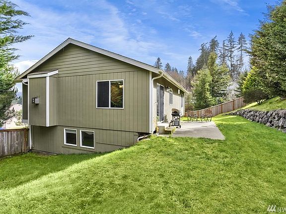 5th image of 1955 NE Lind Ct