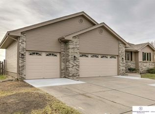 15639 Polk Cir, Omaha, NE 68135