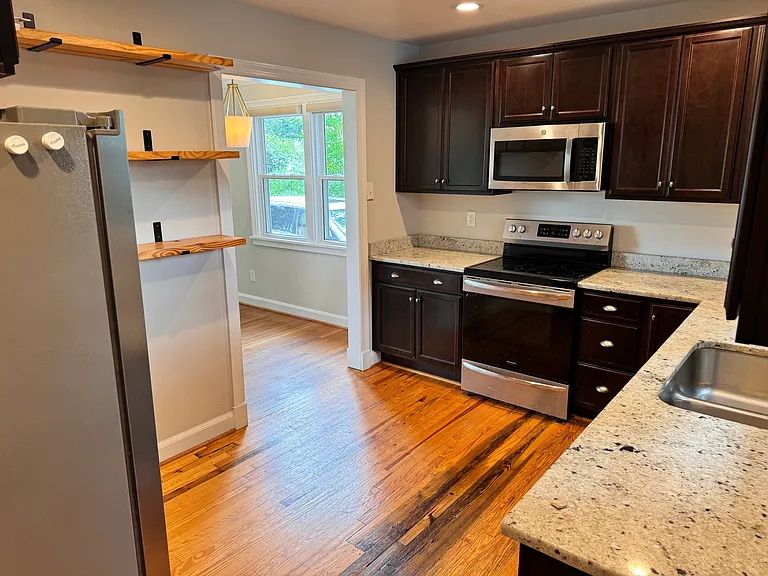 7302 Kenneth Dr — Photo 3