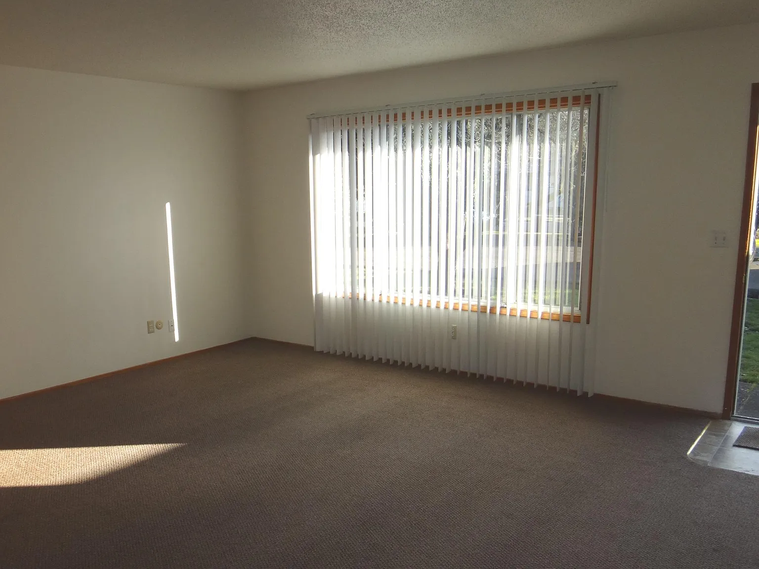 8017 SE Francis St — Photo 2