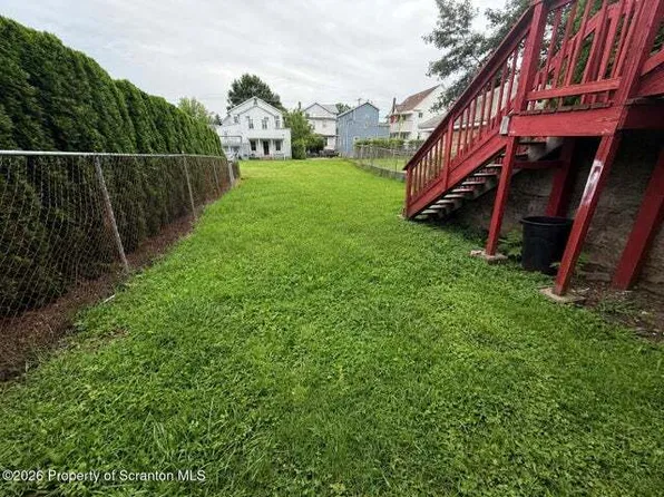 65 Center St, Pittston, PA 18640