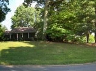 719 Scottwood Dr, Thomasville, NC 27360