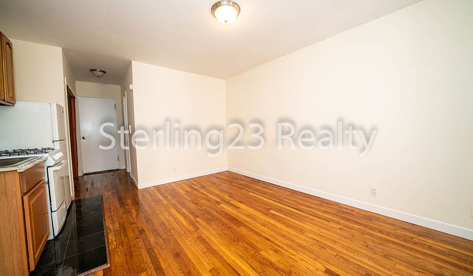 2nd image of 4318 44th St APT 1B