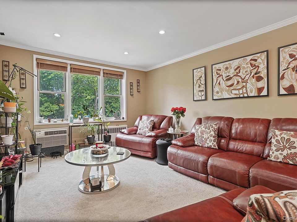 1st image of 5 Sadore Ln #5R