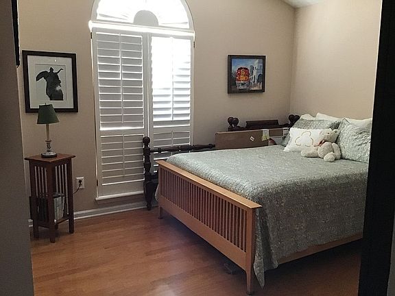 Guest bedroom