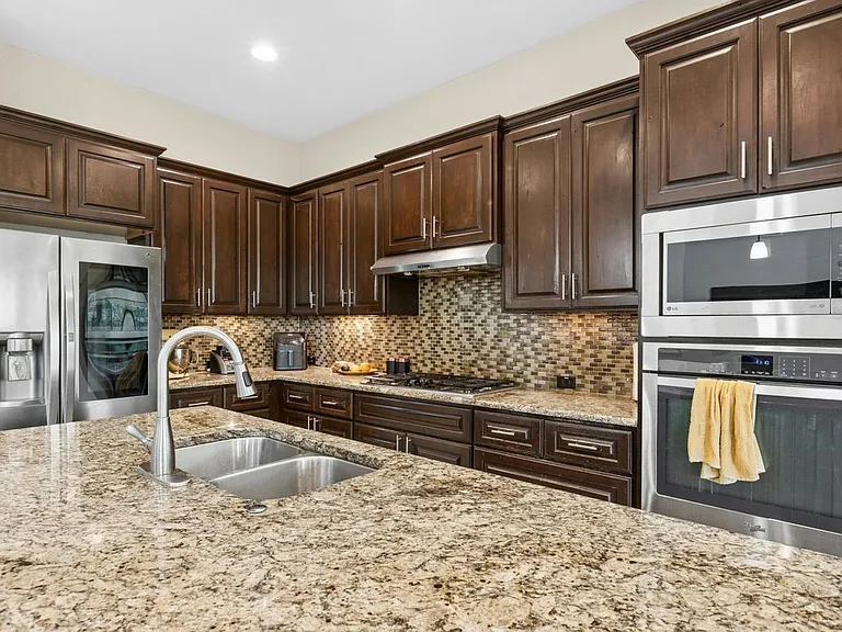 13001 Medina River Way — Photo 20