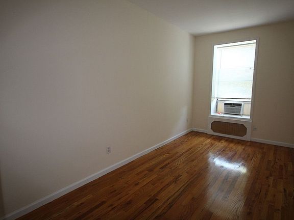 4th image of 224 Carroll St APT 3