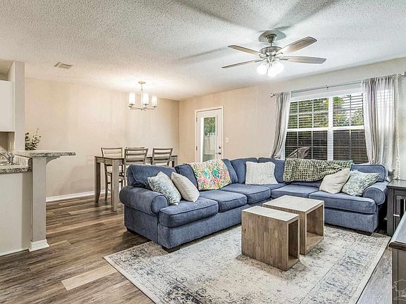 3rd image of 212 Tooke St Unit E