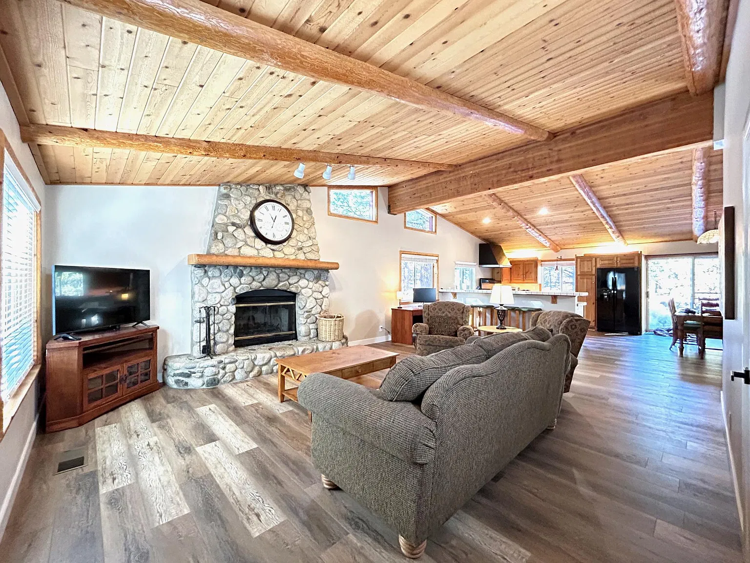 112 Trails End Rd — Photo 2