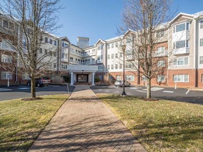1 King Philip Dr UNIT 419, West Hartford, CT, 06117