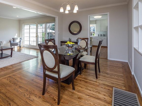 5th image of 243 Oakhurst Pl