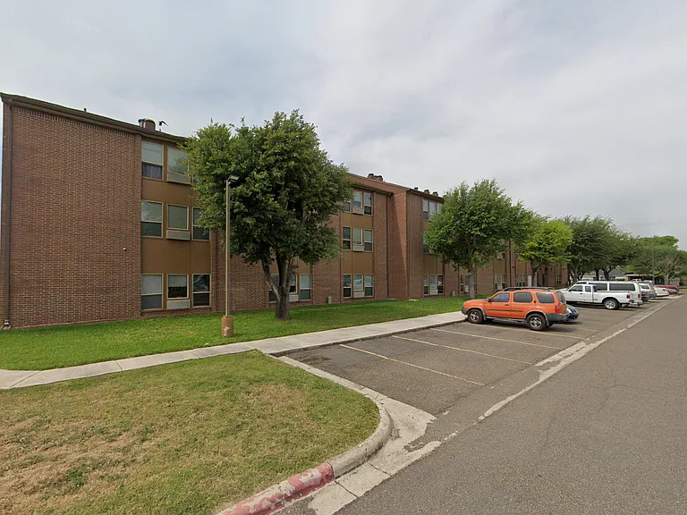 900 N Los Ebanos Rd — Photo 4