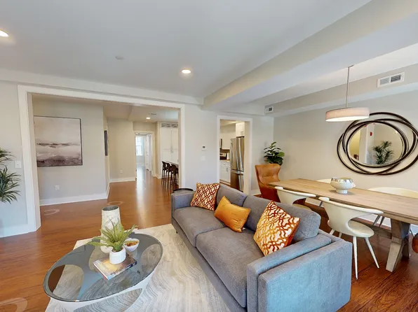 386A Harvard St #2, Cambridge, MA 02138